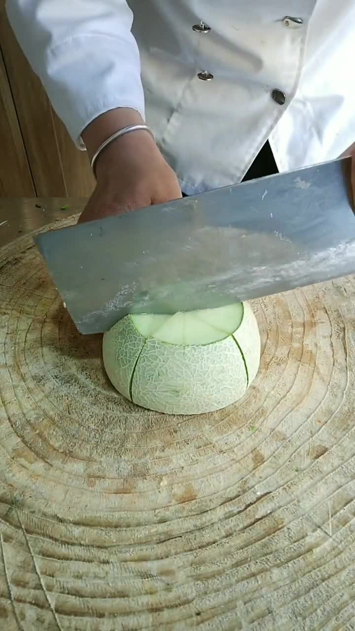 这个才是哈密瓜的正确切法,你们的切法都老套了