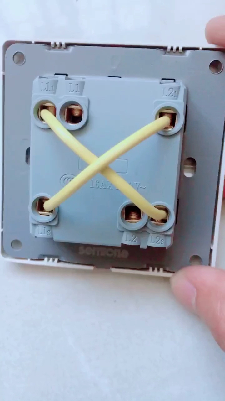 多控开关跳线接法