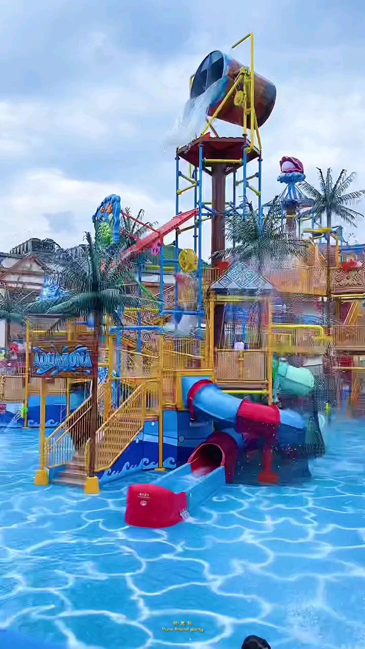 广东海滩边上的水上乐园,深圳玩水新地标76