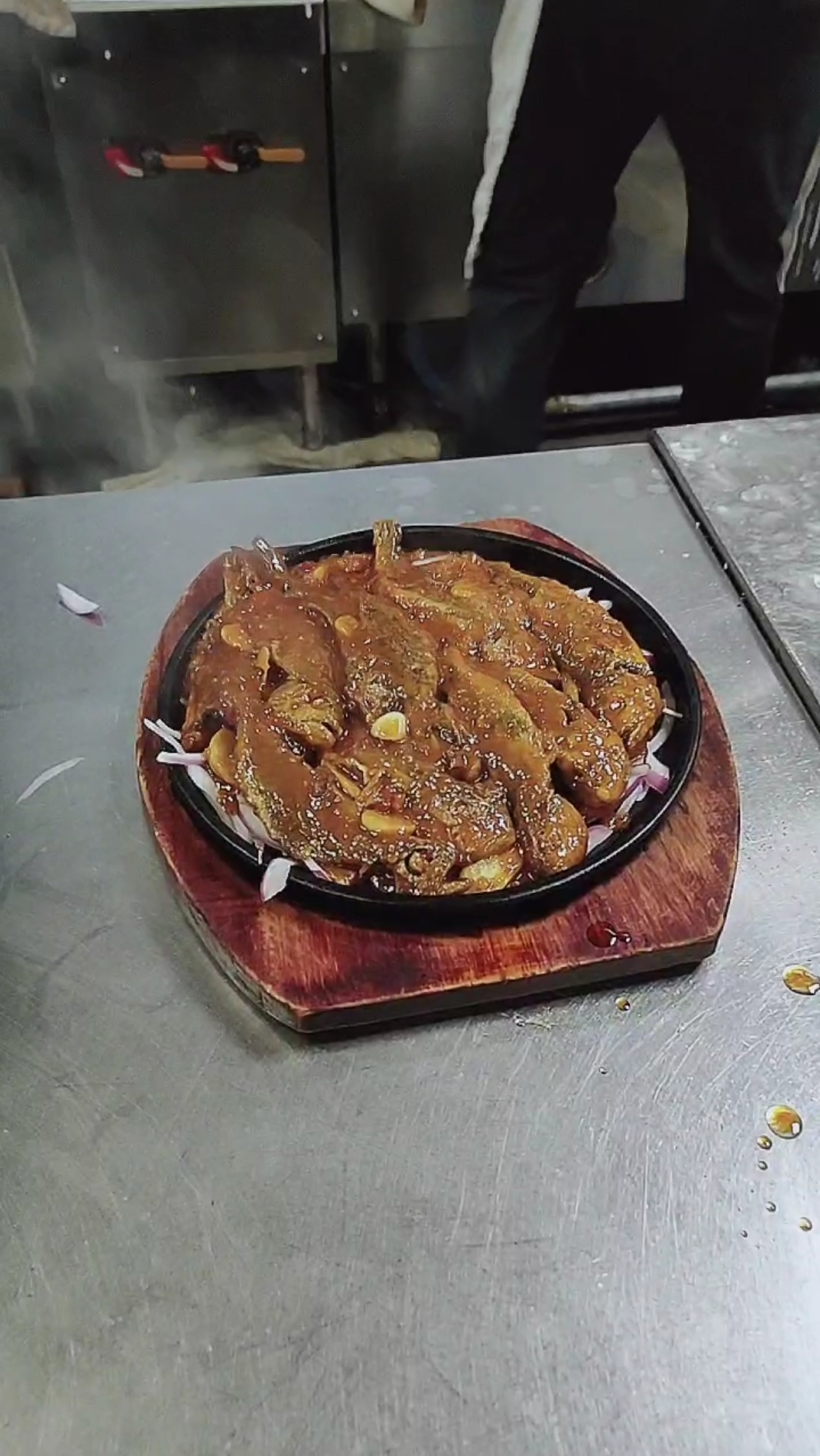 不可辜负的美食#铁板小黄鱼,一出锅漂亮急了.