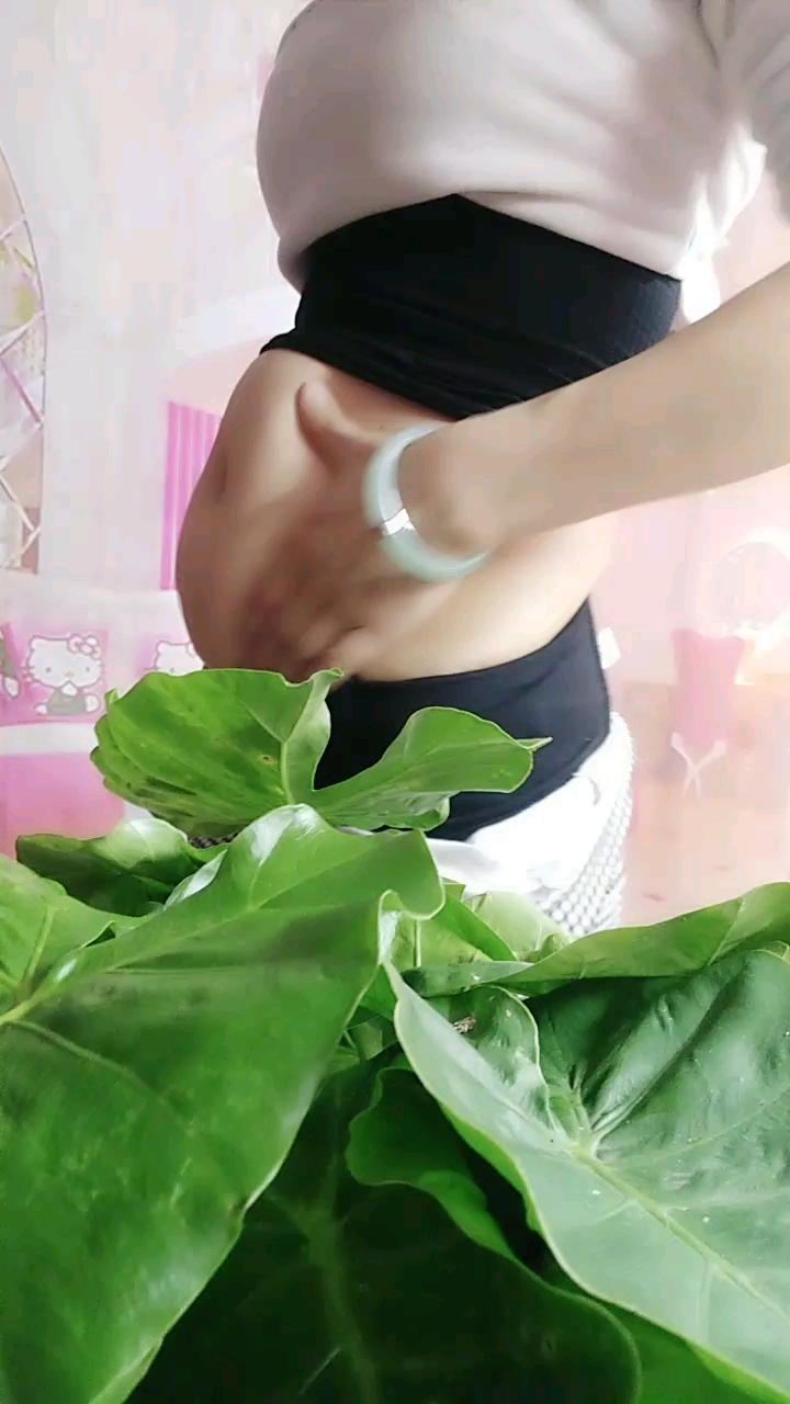 生完孩子肚子又大一圈 老公要和我离婚