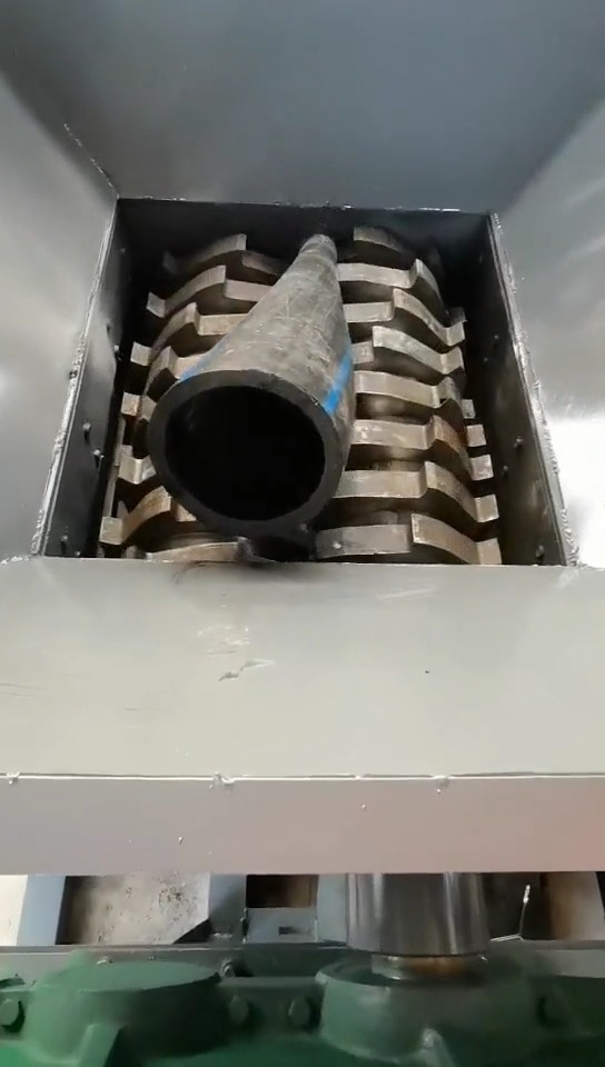 旧燃气管道撕碎机#旧燃气管道撕碎机,pe管粉碎机,一机多用途,两牟不
