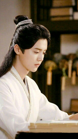 娱乐#鹿晗古装风度翩翩,难怪关晓彤如此喜欢