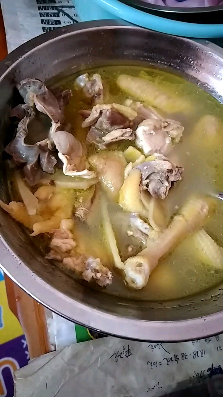 做月子吃的鸡酒汤 你们那里吃么?怎么个吃法呢?