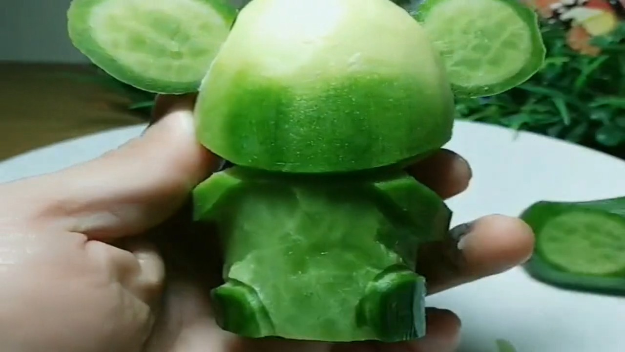 果蔬创意雕刻,鼠年到了,看大厨如何用萝卜雕成可爱的老鼠!