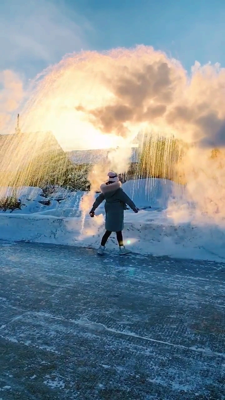 热天看看泼水成冰的清凉