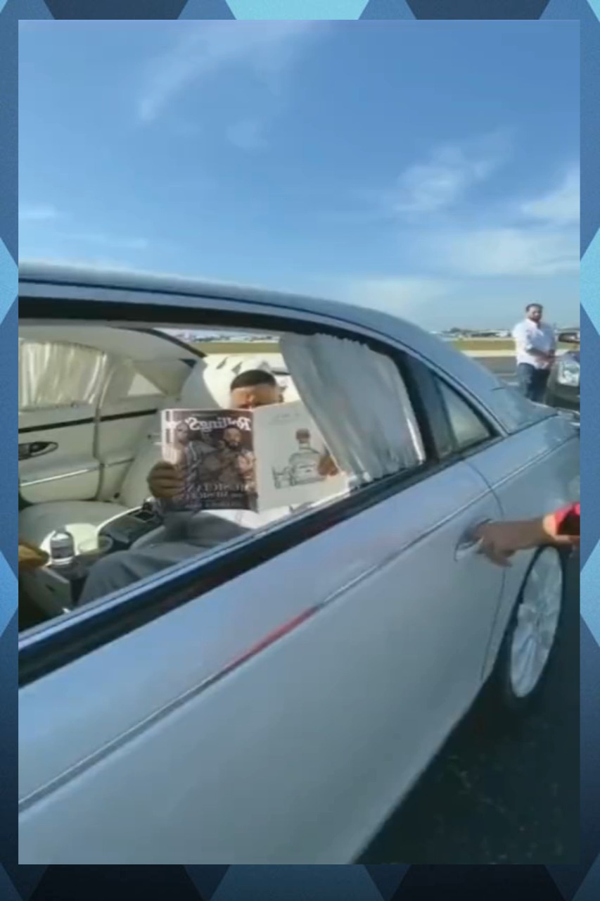 不愧是集团老总,下车的气势都如此霸气,妥妥的老板范!