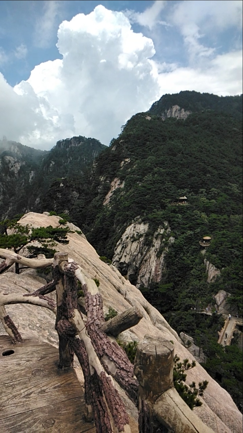 天堂寨哲人峰海拔图片