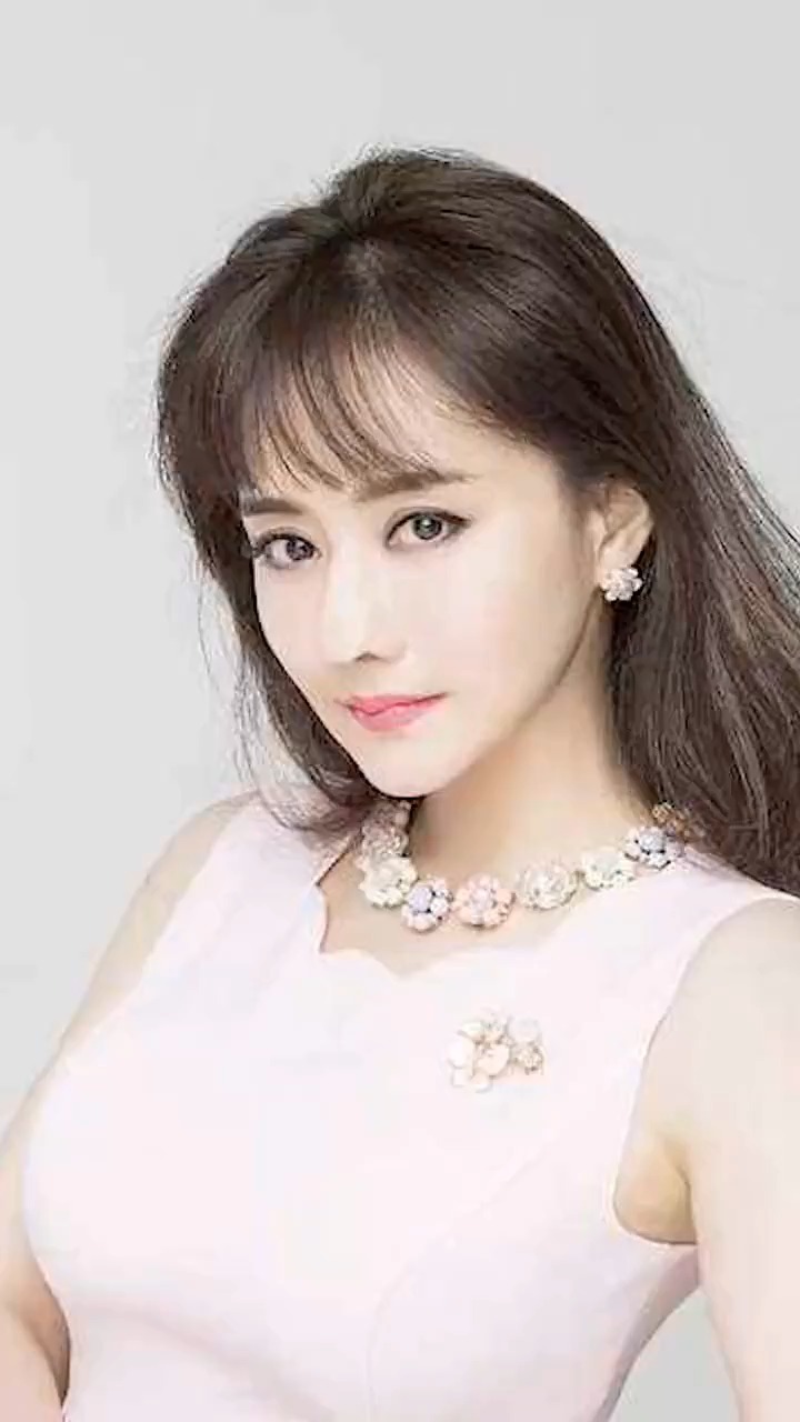 现在还是很惊艳.你还记得哪位琼女郎?#陈德容