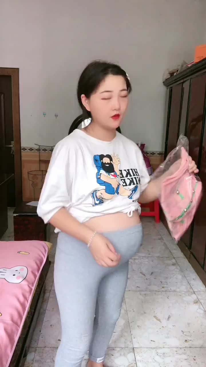 现在肚子越来越大肚子总是发紧发硬尤其是抱完大宝之后