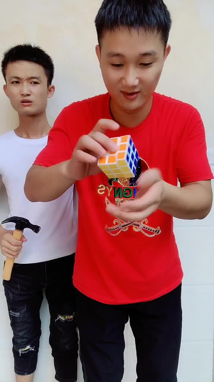 一秒还原魔方,你是来搞笑的吧!
