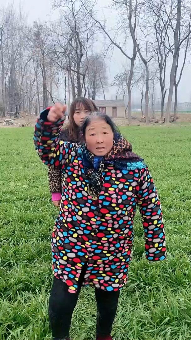 搞笑视频#村花闪亮登场