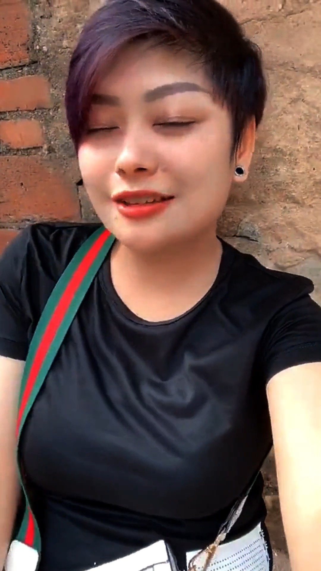 农村小姐姐这身材正是我喜欢的类型,也不知道她缺不缺男朋友