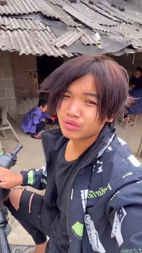 农村扛把子改装鬼火车,被村里人说闲话!-度小视