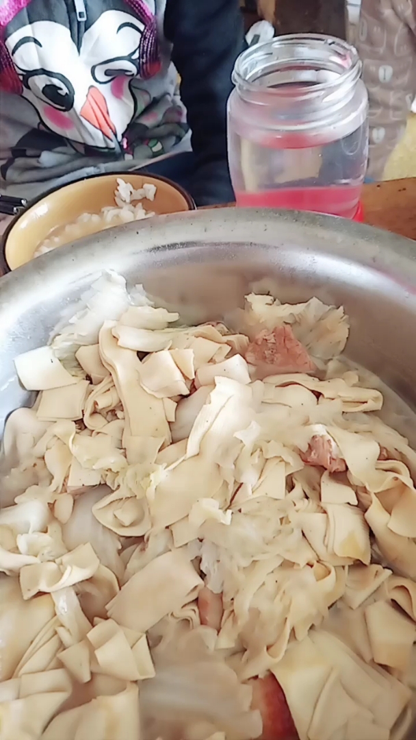 今天菜里有肉了