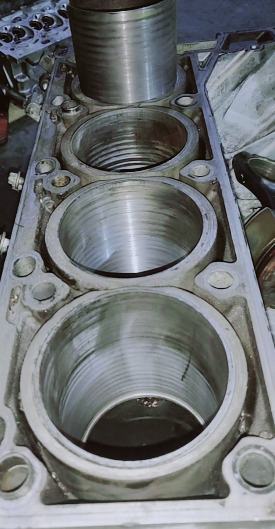 好物推荐#看一下奔驰v8发动机,镗缸镗的怎么样