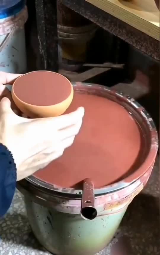 第一次看到陶瓷上釉原来是这样的长见识了