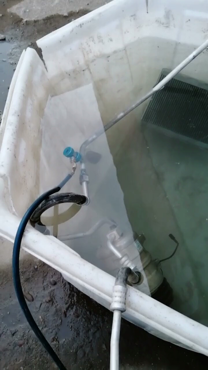 这空调检漏太费劲了,谁有比这更好的办法啊分享一下吧!