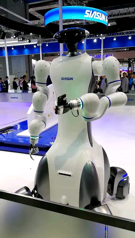 会玩手机的机器人