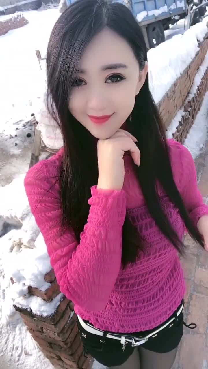 80后的时尚女郎,气质唯美爱自拍,真是美如画