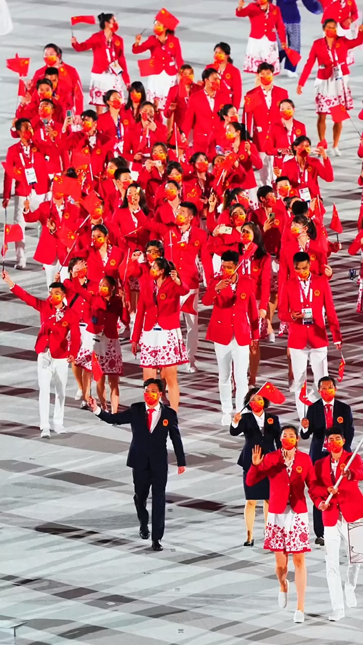 队来了,向伟大的祖国致敬,加油中国,奥运健儿展翅翱翔吧,东京奥运会