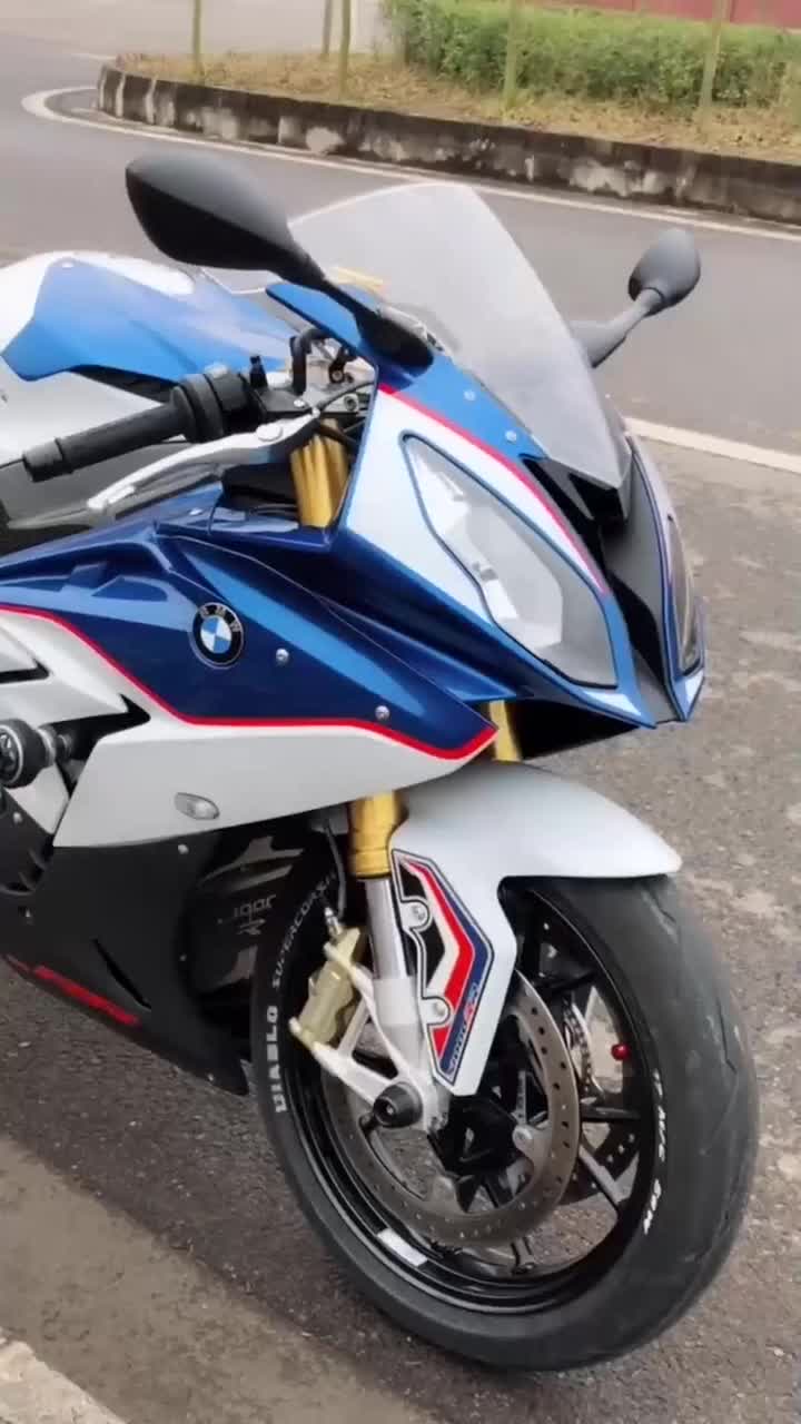 户外展示宝马机车,细节鉴赏