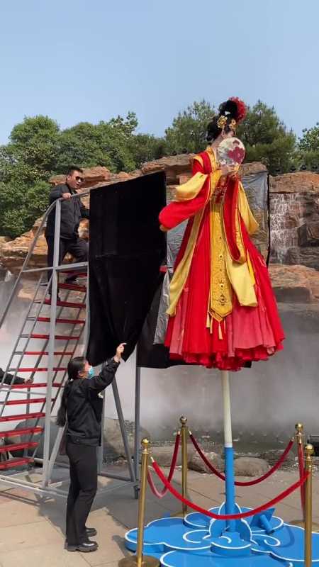 高杆不倒翁小姐姐原来这样下来的