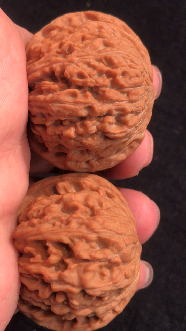 文玩核桃,和尚头,这纹路漂亮99-度小视