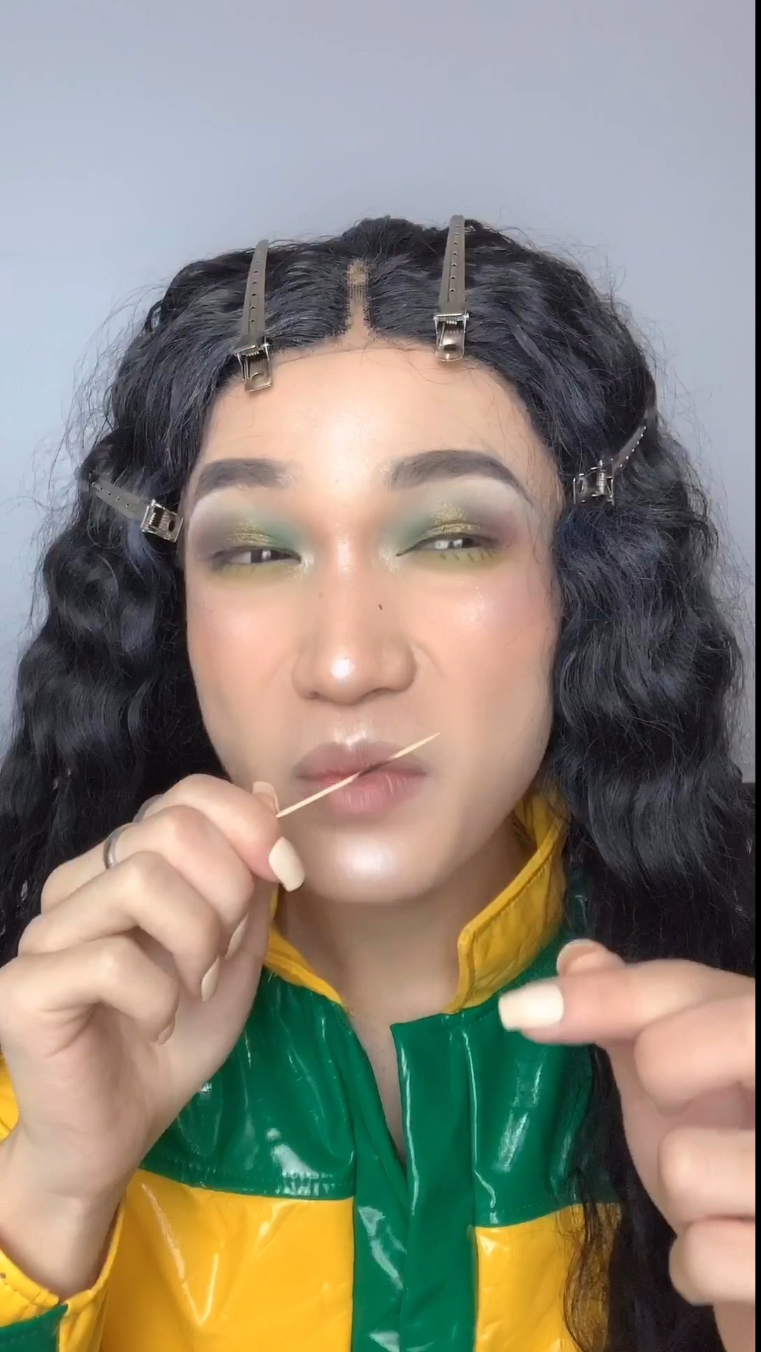 我要上热门#挑战用牙签烫睫毛-度小视