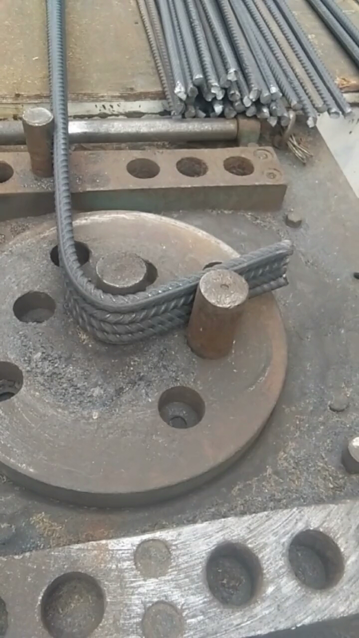 这发明真实用!牛人自制钢筋弯曲工具,师傅们用了都说好