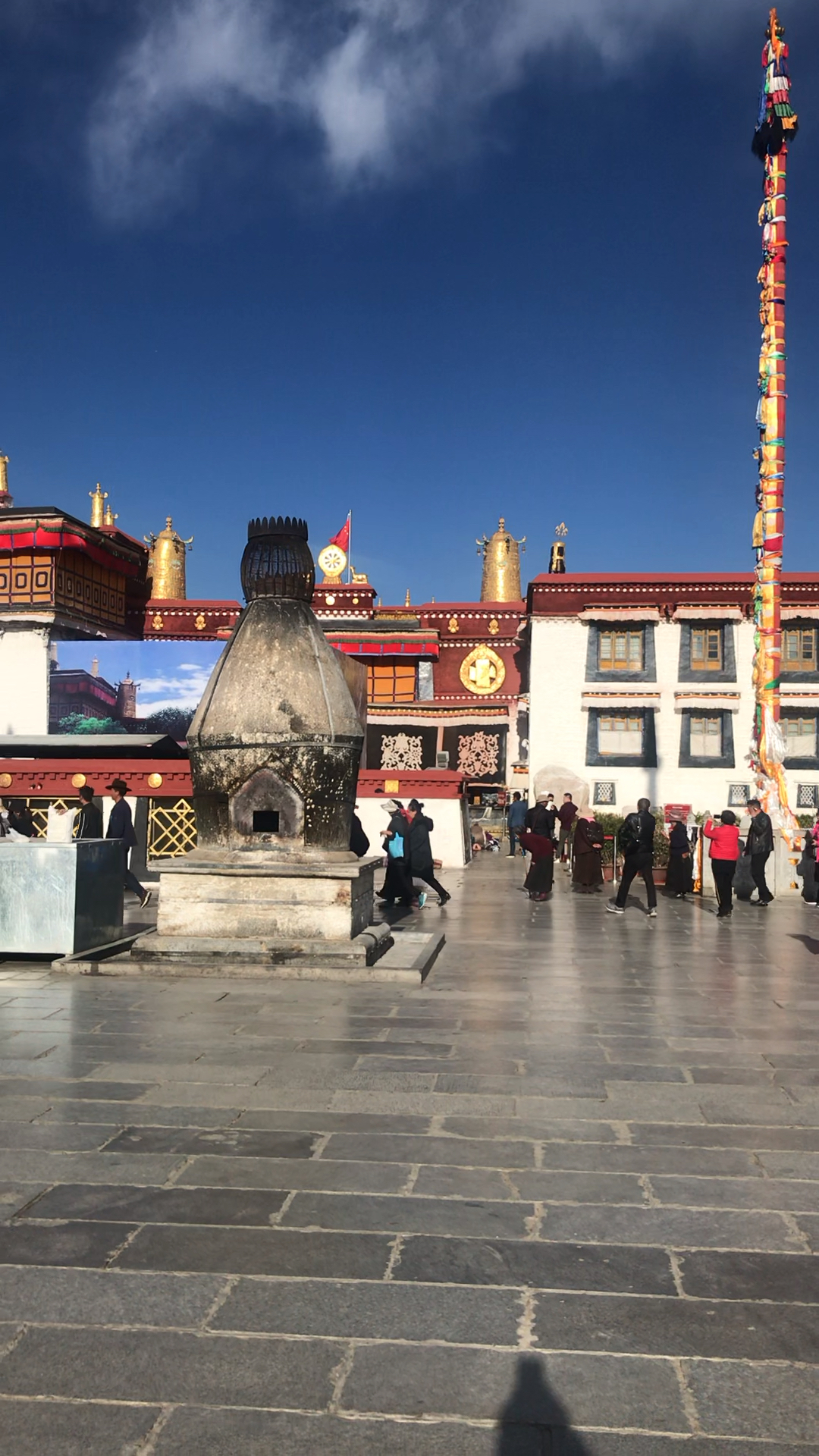 清晨的大昭寺广场