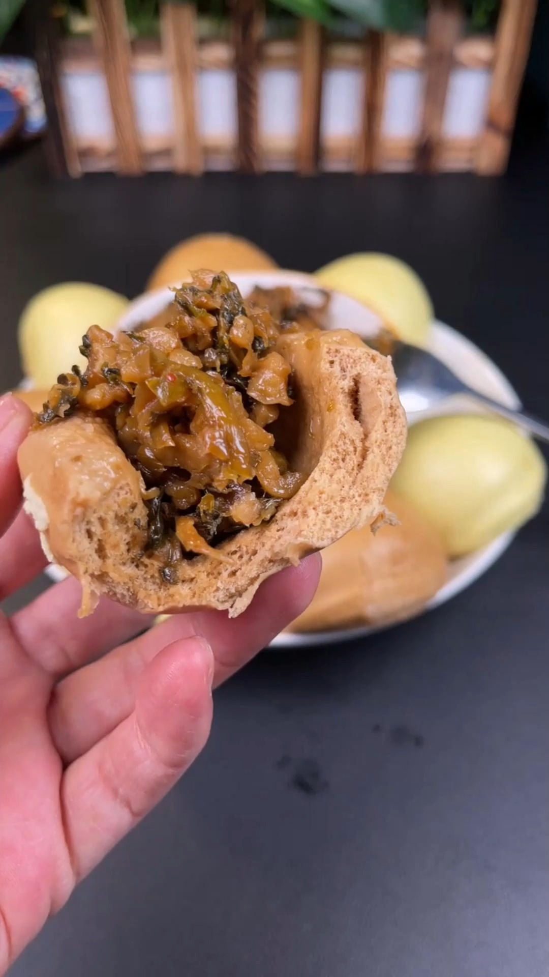 美食这个杂粮窝窝头配咸菜早餐再来一碗粥真的太完美了好吃又营养杂粮