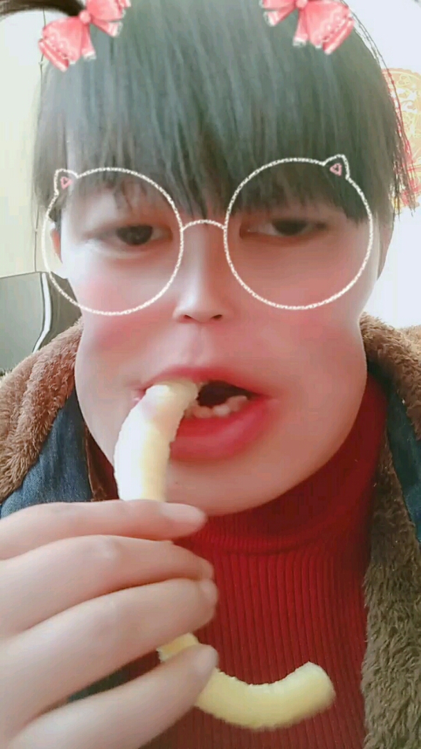 哈哈自己摸自己