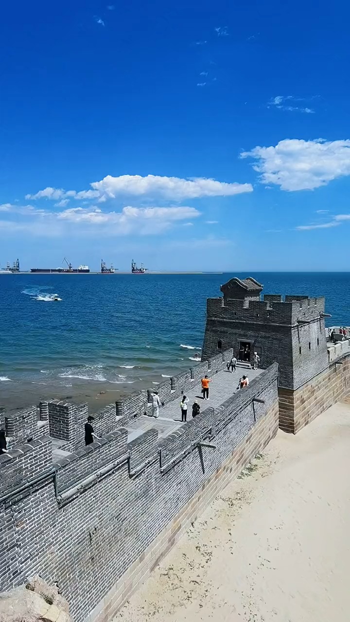 中国长城的尽头竟然在大海中.外国人直呼:中国古人太聪明了.