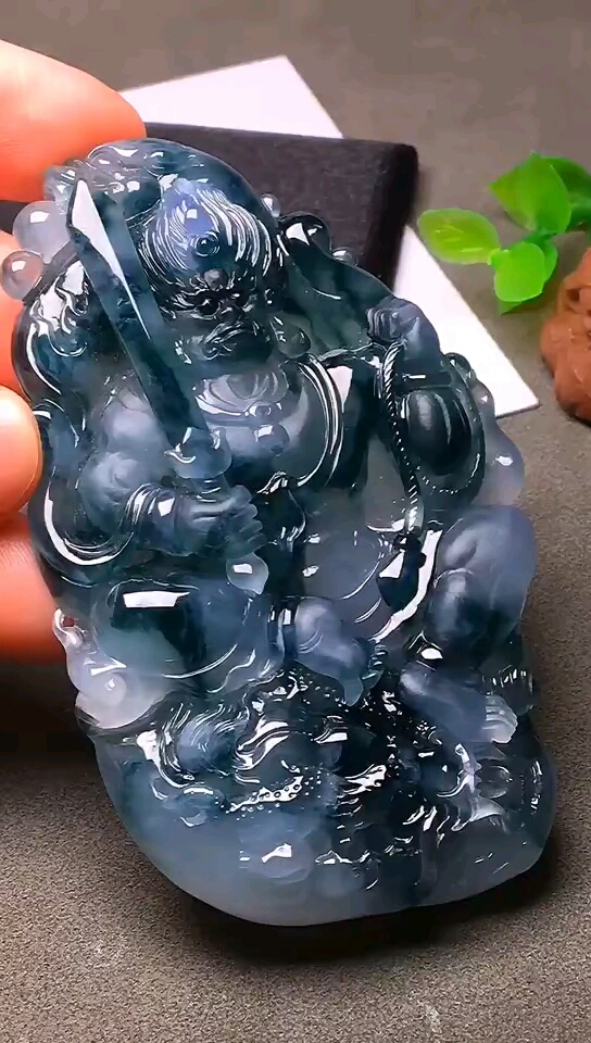 冰润飘花翡翠不动明王.