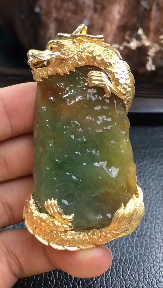 神龙护主翡翠挂件