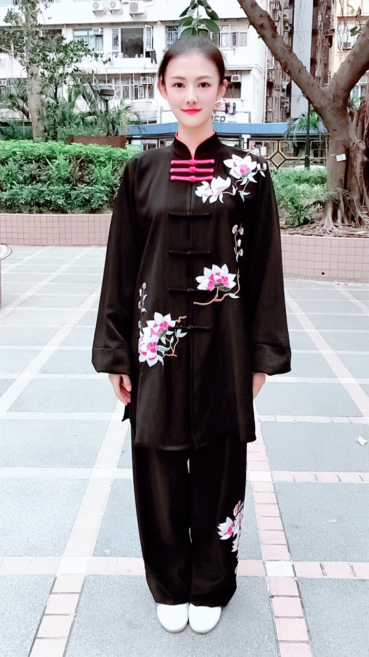 香港武术冠军-赖天祈,艺名天天,成绩样貌并存的太极拳冠军!