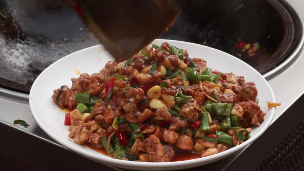 四川名菜"哑巴兔"详细教程,兔肉滑嫩不腥,麻辣鲜香,非常下饭美食兔子