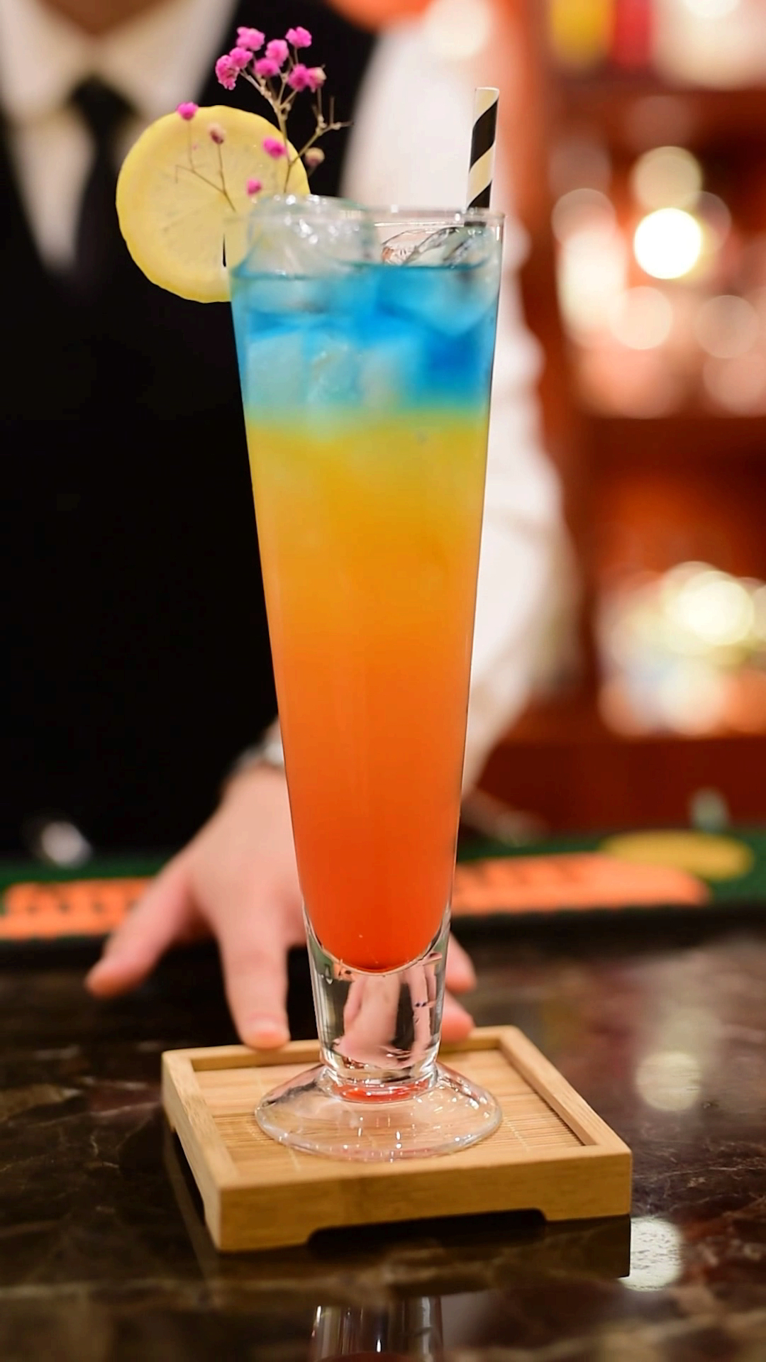 调酒师#20秒学会渐变色鸡尾酒,调给心仪的他她吧78-度小视