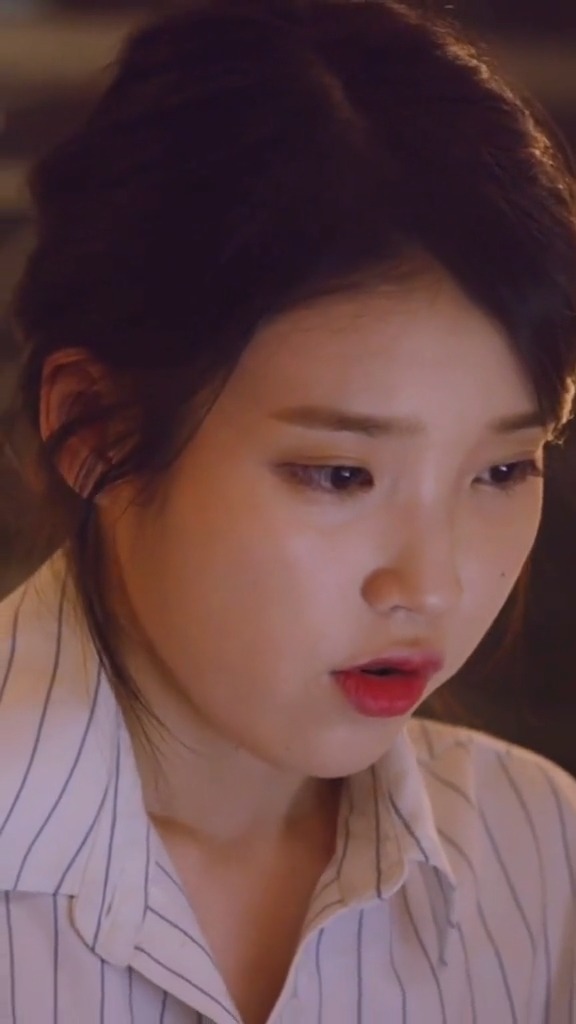 iu#iu参加自己的黑粉聚会,没想到经纪人既然也在