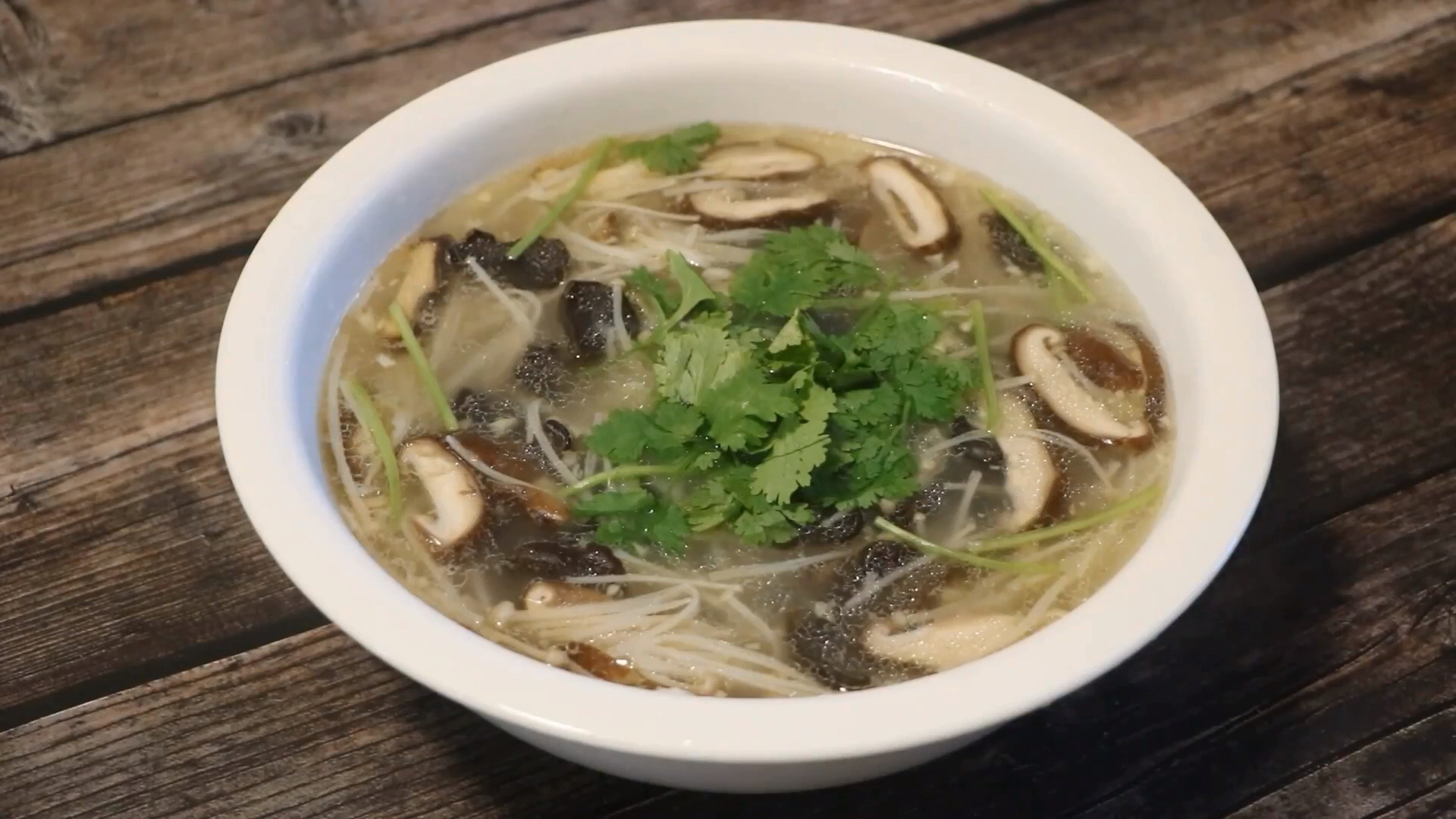 教你一道养生三菌汤的做法,鲜美可口,做法简单!