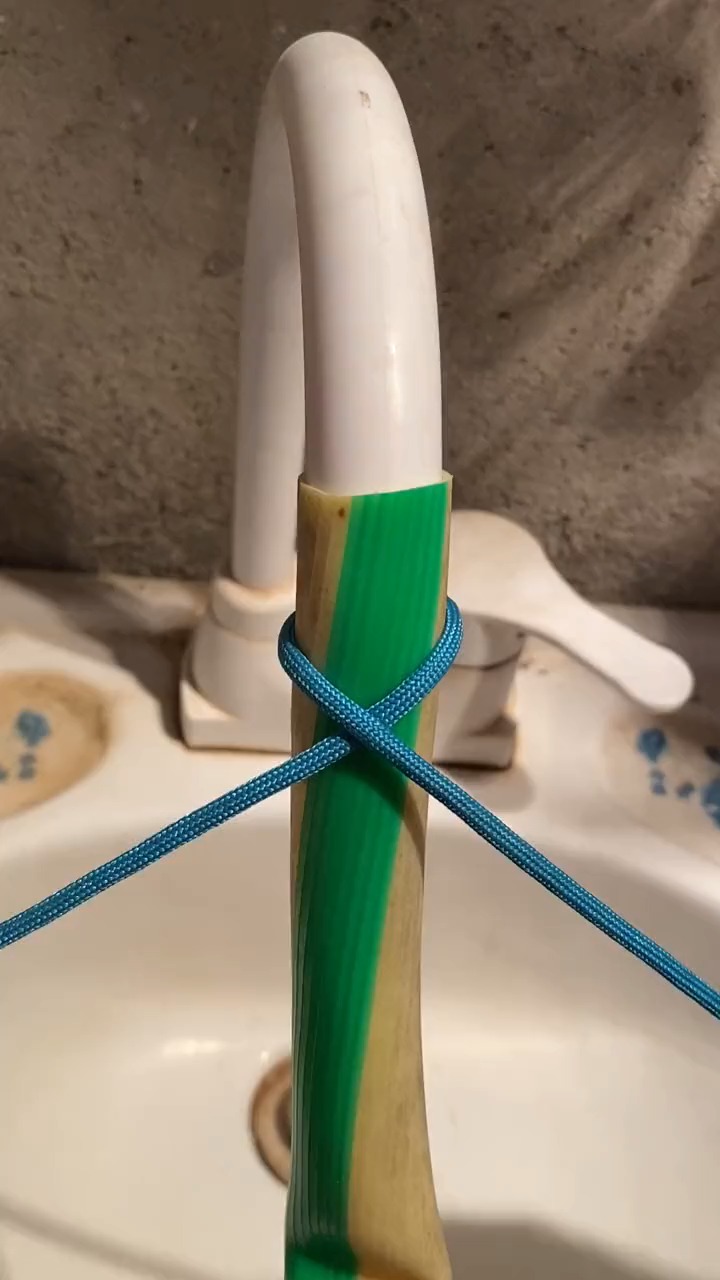 绑水管技巧绳结