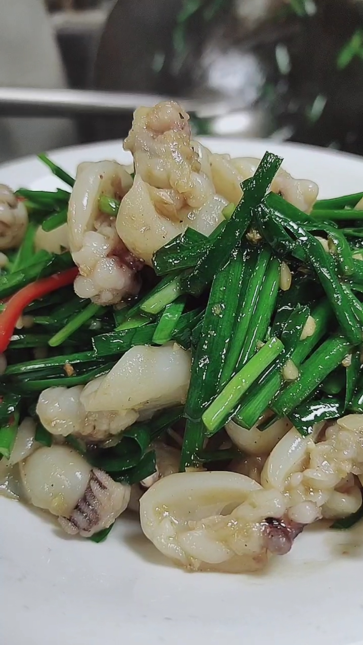 不可辜负的美食#韭菜炒墨鱼仔非常有嚼头,这道菜胡椒粉必须要放.