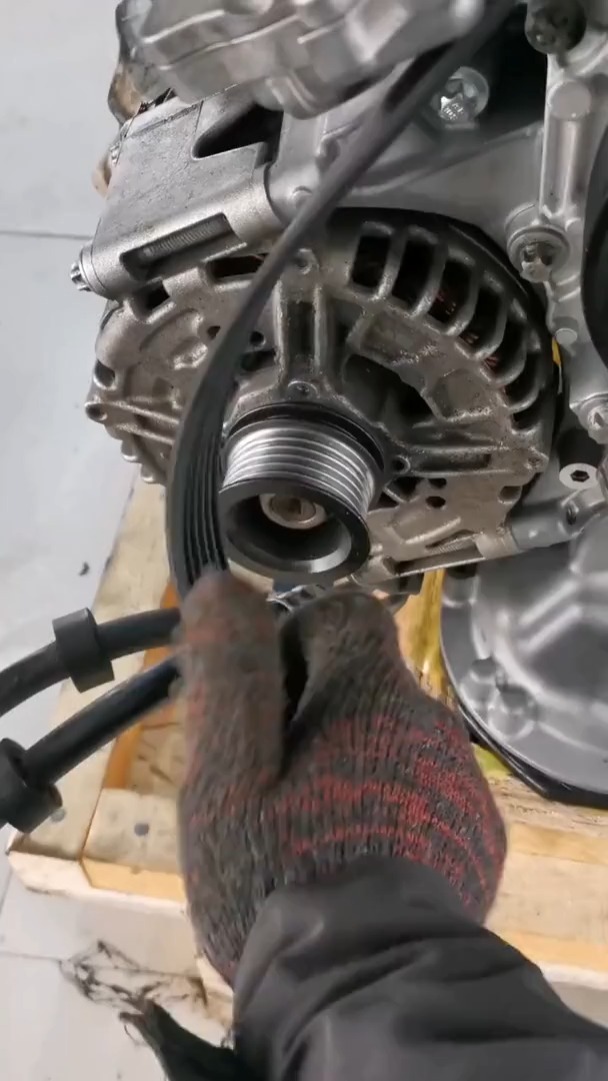 奔驰m272皮带绕法