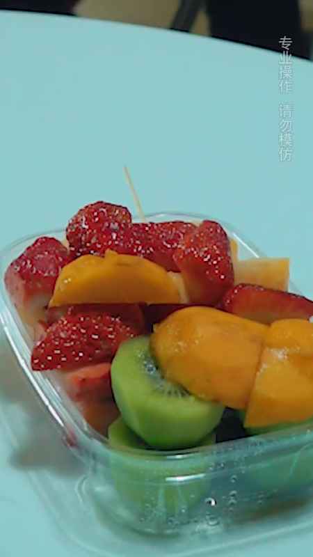 这是高手能量君飞牙签被追打