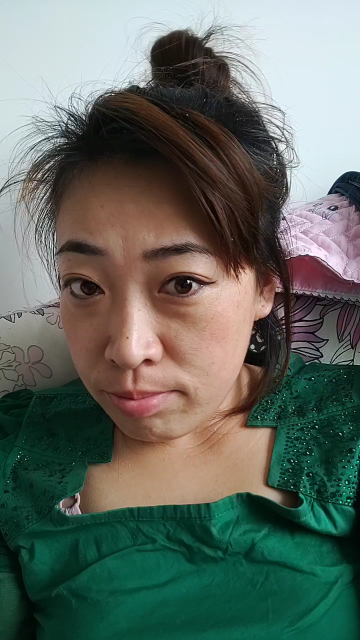 这么丑的女人有人要吗?