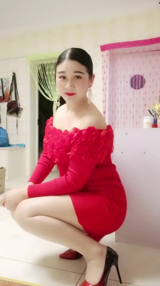 40岁的时尚女人,微胖的身材,真的很美很旺夫