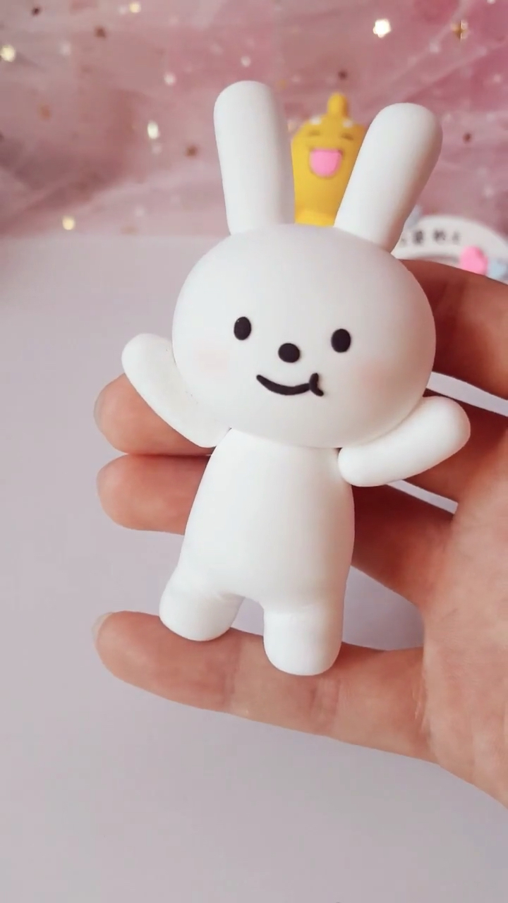 云朵妹妹中的小兔子用粘土捏出来是什么样的