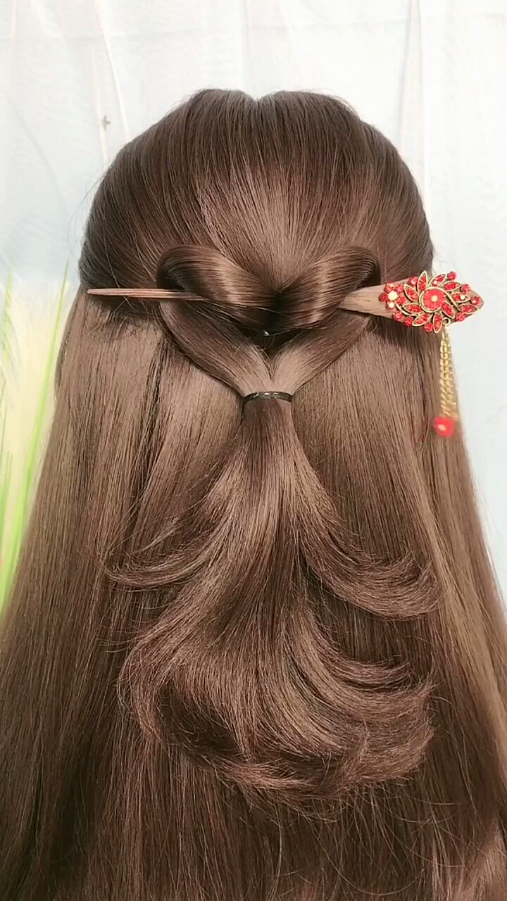 郊游踏青#一个半扎发扎出来的古风发型,太简单了!-度小视