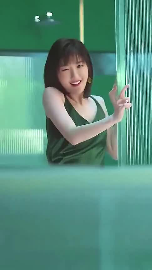 毛晓彤跳舞,她的笑容太有感染力了,满眼都是小星星的女孩